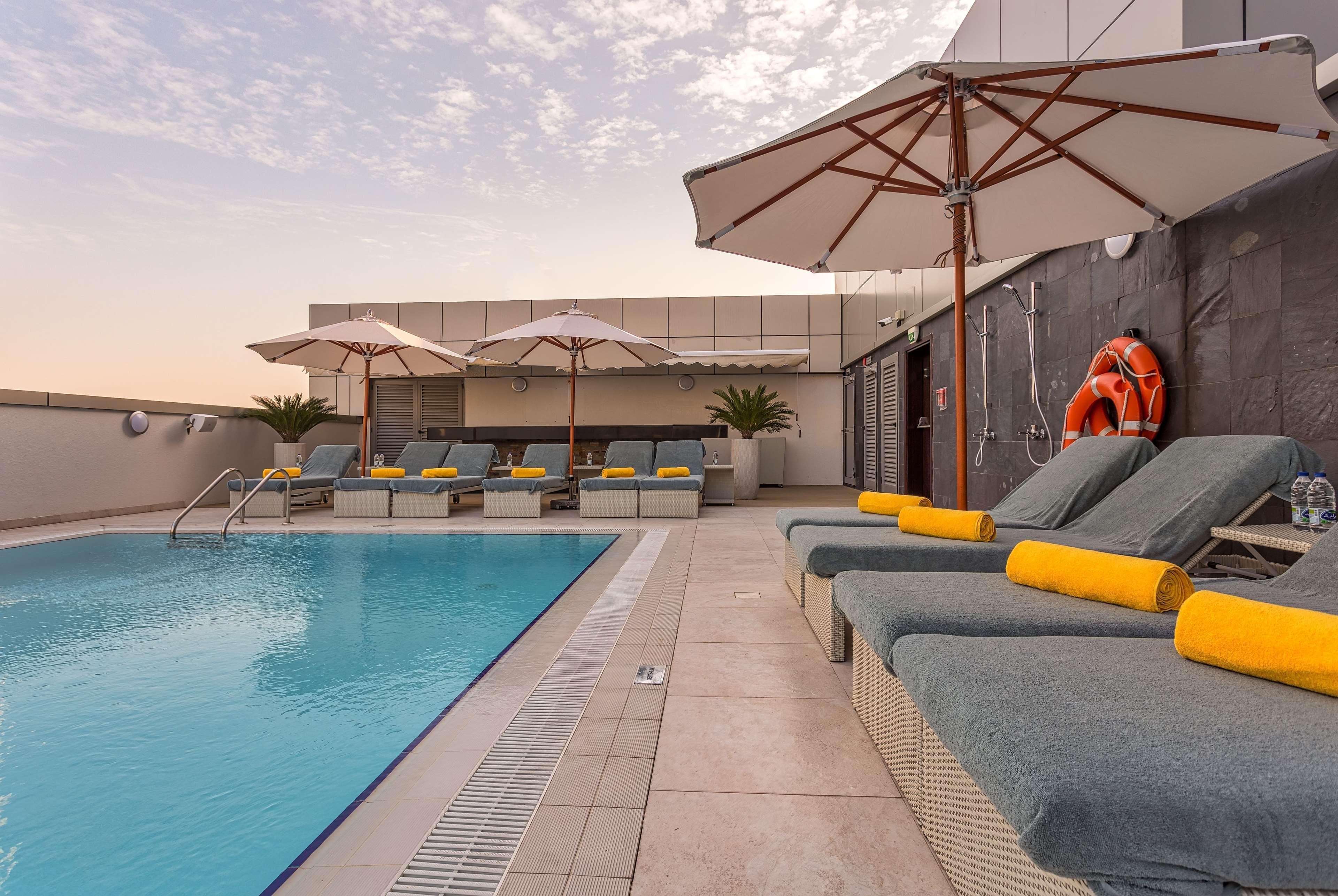 Wyndham Dubai Marina Hotel Екстериор снимка